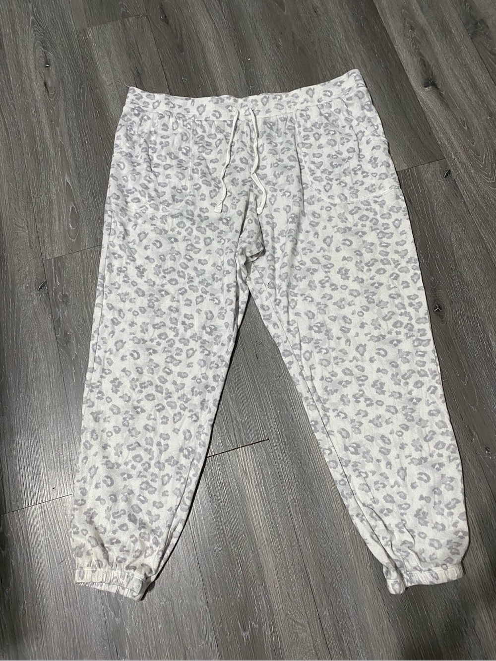 Cozy Women's Light Gray Leopard Print Pajama Joggers